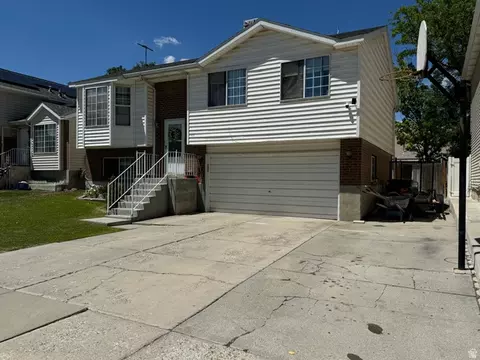 1542 W Crystal Ridge Dr S, West Jordan, UT 84084
