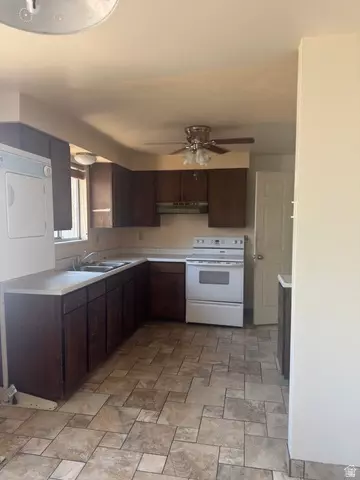 992 N 300 E, Orem, UT 84057 photo 2