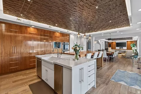 Kitchen - 12308 S Mariah Cir E, Draper, UT 84020 photo 6 of 31
