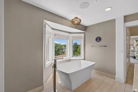 Bath - 12308 S Mariah Cir E, Draper, UT 84020 photo 6 of 22