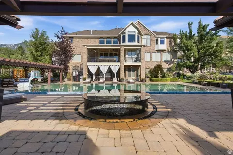 Exterior - 12308 S Mariah Cir E, Draper, UT 84020 photo 27 of 97