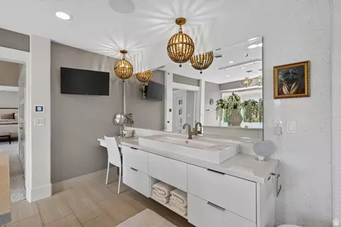Bath - 12308 S Mariah Cir E, Draper, UT 84020 photo 5 of 22