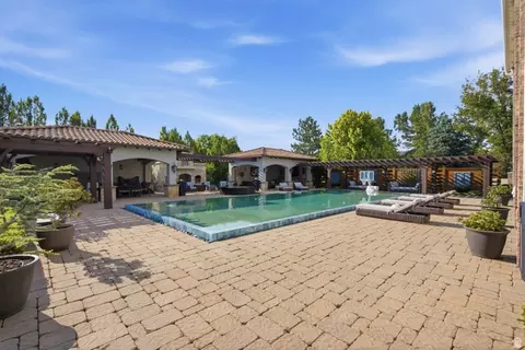 Exterior - 12308 S Mariah Cir E, Draper, UT 84020 photo 16 of 97