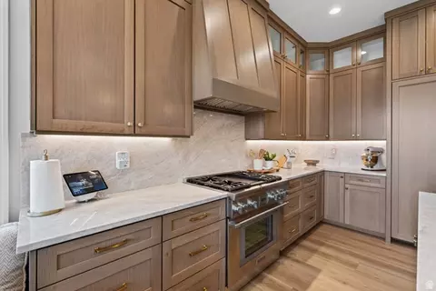 Kitchen - 12308 S Mariah Cir E, Draper, UT 84020 photo 19 of 31