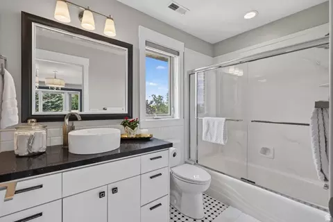 Bath - 12308 S Mariah Cir E, Draper, UT 84020 photo 13 of 22