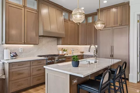 Kitchen - 12308 S Mariah Cir E, Draper, UT 84020 photo 18 of 31