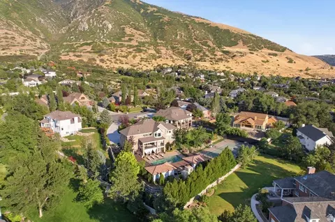 View/Area - 12308 S Mariah Cir E, Draper, UT 84020 photo 12 of 19
