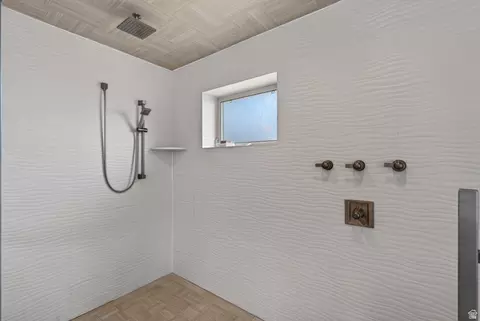 Bath - 12308 S Mariah Cir E, Draper, UT 84020 photo 7 of 22