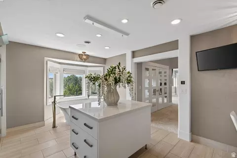 Bath - 12308 S Mariah Cir E, Draper, UT 84020 photo 9 of 22