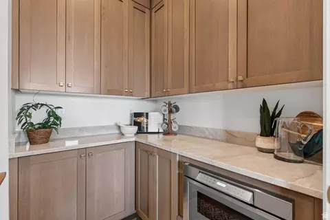 Kitchen - 12308 S Mariah Cir E, Draper, UT 84020 photo 22 of 31