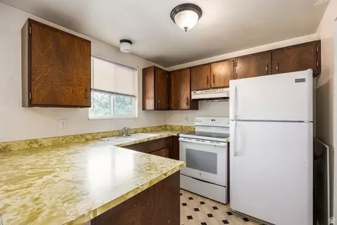9810 S Darin Dr, Sandy, UT 84070 photo 7
