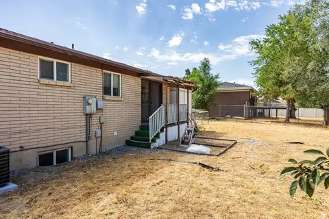 9810 S Darin Dr, Sandy, UT 84070 photo 23