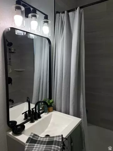 Bath - 857 E 2700 St S, Ogden, UT 84403 photo 1 of 1