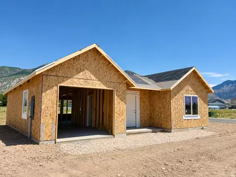 1068 N Summit View Dr W, Harrisville, UT 84404
