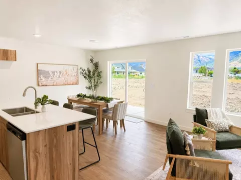 1068 N Summit View Dr W, Harrisville, UT 84404 photo 6