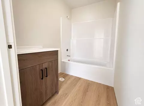 Bath - 1068 N Summit View Dr W, Harrisville, UT 84404 photo 2 of 2