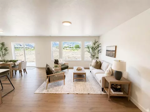 1068 N Summit View Dr W, Harrisville, UT 84404 photo 4