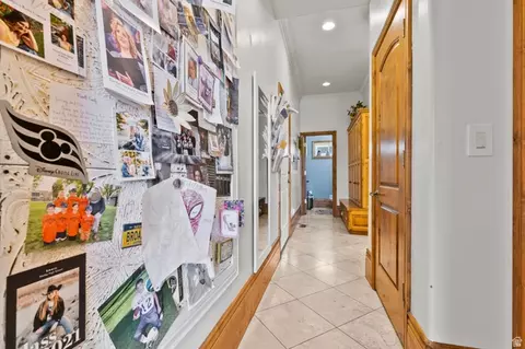 Entry Way - 1559 E Wasatch Dr S, Ogden, UT 84403 photo 4 of 5
