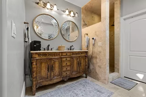 Bath - 1559 E Wasatch Dr S, Ogden, UT 84403 photo 2 of 9