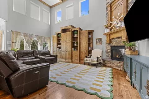 Living - 1559 E Wasatch Dr S, Ogden, UT 84403 photo 3 of 6