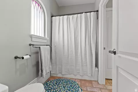 Bath - 1559 E Wasatch Dr S, Ogden, UT 84403 photo 6 of 9