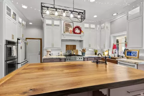 Kitchen - 1559 E Wasatch Dr S, Ogden, UT 84403 photo 5 of 5