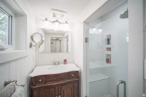 Bath - 393 S 200 E, Ephraim, UT 84627 photo 1 of 6