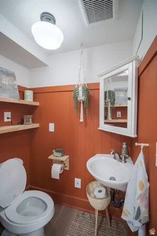 Bath - 393 S 200 E, Ephraim, UT 84627 photo 2 of 6