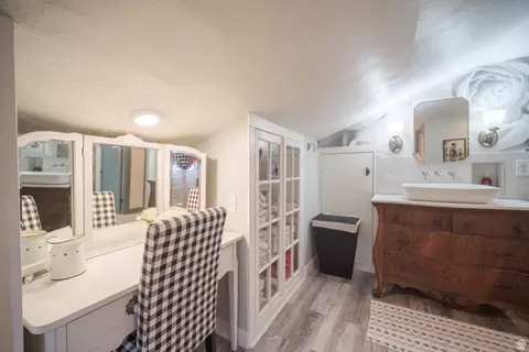 Bath - 393 S 200 E, Ephraim, UT 84627 photo 4 of 6