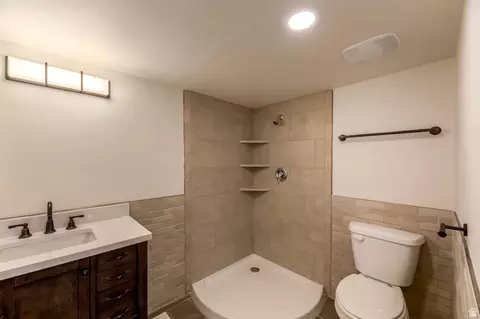 4658 S Box Elder St, Murray, UT 84107 photo 6