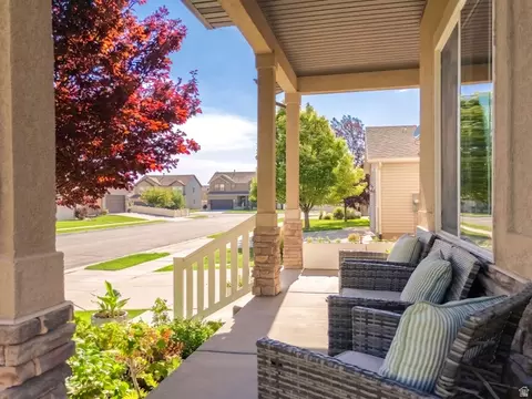 2309 E Hitching Post Dr, Eagle Mountain, UT 84005 photo 7