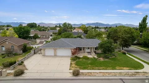9608 S Royalty Ln W, South Jordan, UT 84095