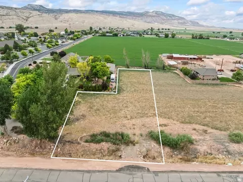 545 E 700 N, Richfield, UT 84701 photo 2