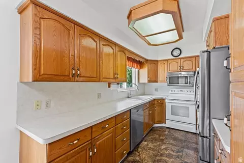 Kitchen - 81 E 1700 S, Bountiful, UT 84010 photo 4 of 4