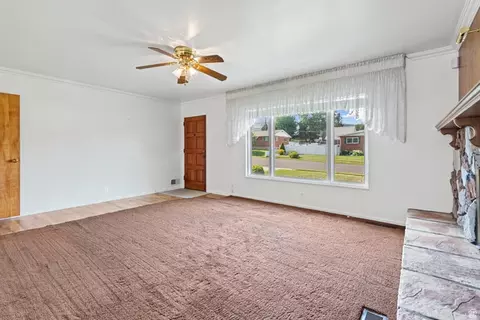Living - 81 E 1700 S, Bountiful, UT 84010 photo 3 of 3