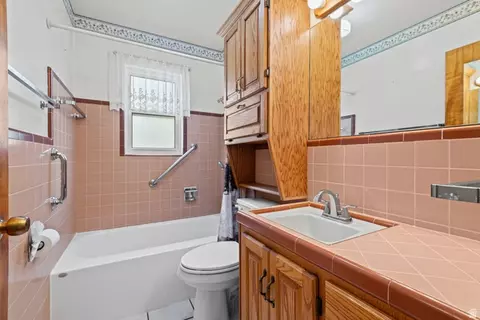 Bath - 81 E 1700 S, Bountiful, UT 84010 photo 1 of 3