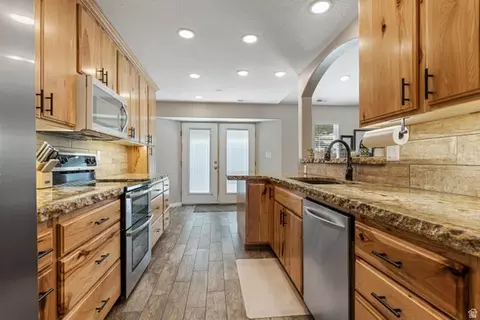 Kitchen - 595 S 1200 E, Enterprise, UT 84725 photo 1 of 2
