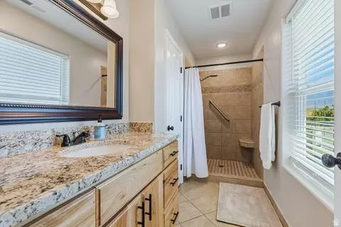 Bath - 595 S 1200 E, Enterprise, UT 84725 photo 1 of 3