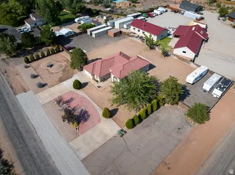 View/Area - 4297 Beeman Dr, Moab, UT 84532 photo 15 of 19
