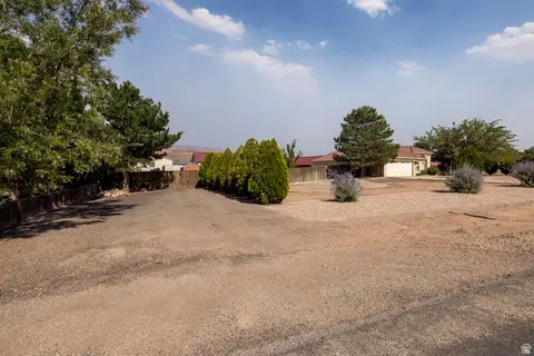 Exterior - 4297 Beeman Dr, Moab, UT 84532 photo 1 of 9