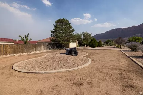 Exterior - 4297 Beeman Dr, Moab, UT 84532 photo 2 of 9