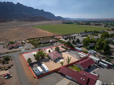View/Area - 4297 Beeman Dr, Moab, UT 84532 photo 12 of 19
