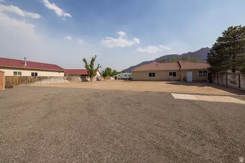 Exterior - 4297 Beeman Dr, Moab, UT 84532 photo 4 of 9