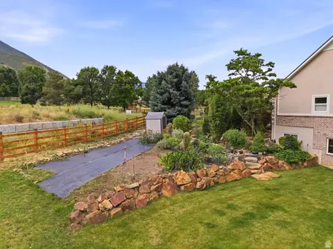 Exterior - 1317 E South Pond Cir, Mapleton, UT 84664 photo 5 of 7