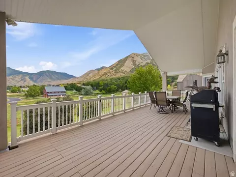 Exterior - 1317 E South Pond Cir, Mapleton, UT 84664 photo 2 of 7