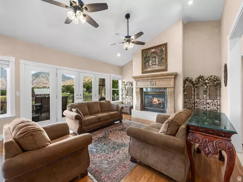 Living - 1317 E South Pond Cir, Mapleton, UT 84664 photo 2 of 4