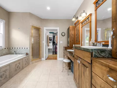 Bath - 1317 E South Pond Cir, Mapleton, UT 84664 photo 1 of 5