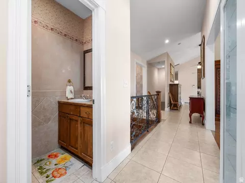 Entry Way - 1317 E South Pond Cir, Mapleton, UT 84664 photo 2 of 4