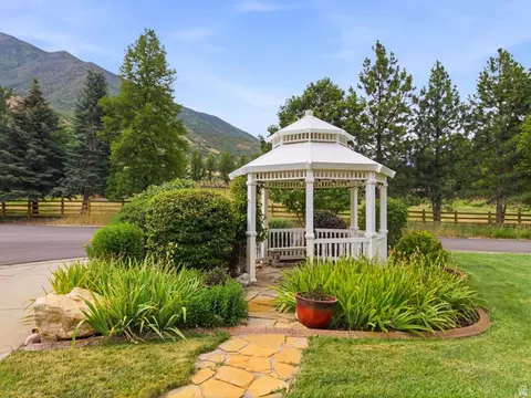 Exterior - 1317 E South Pond Cir, Mapleton, UT 84664 photo 7 of 7