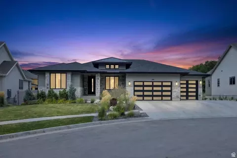 648 W Hidden Farm Dr, Farmington, UT 84025